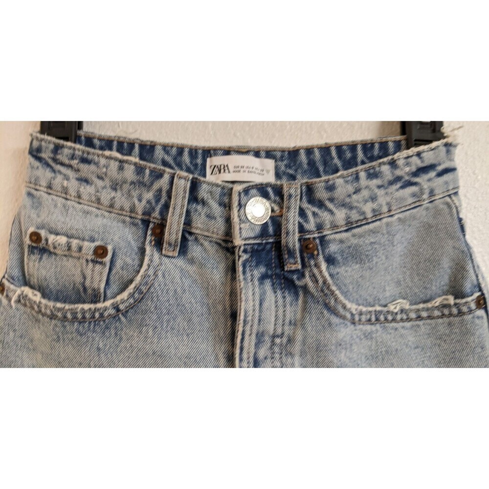 ZARA Women's Cotton Distressed Hem High Waisted Denim Shorts Size 0 - Picture 2 of 8